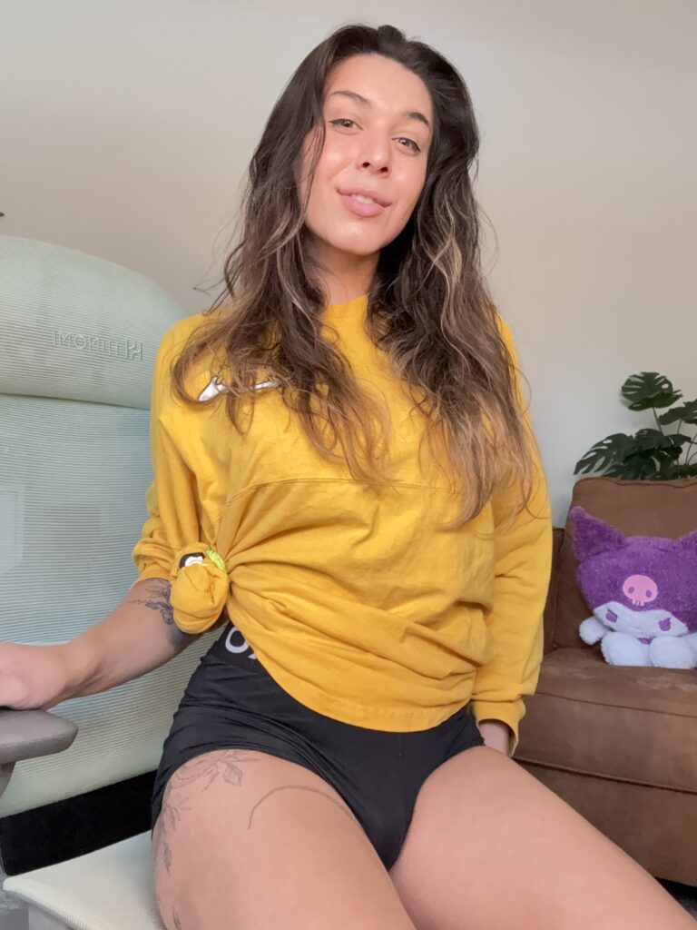 1004705978 768x1024